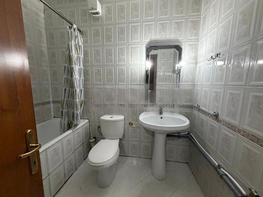 Zyrë 1+1 Me Qira në Ish Blloku, Tiranë 800 € /Muaj