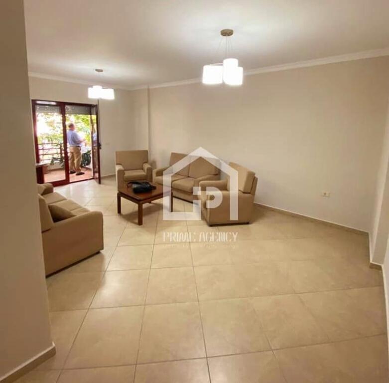 FOR RENT: Business premises / Kavaja Street / near the ORTHODOX CHURCH