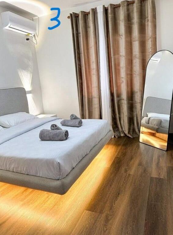 Qira, Apartament 2+1, Sheshi Willson,ne Tiranë