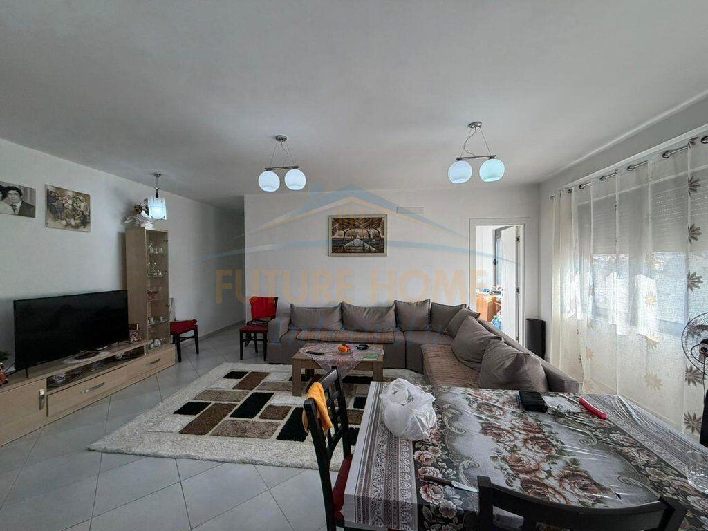 Shitet apartament 2+1+2 Tregu Elektrik