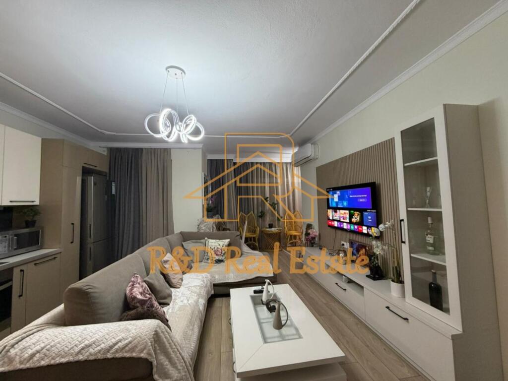 🏡 Apartment 3+1 + balcony for rent – Bajram Curri Boulevard