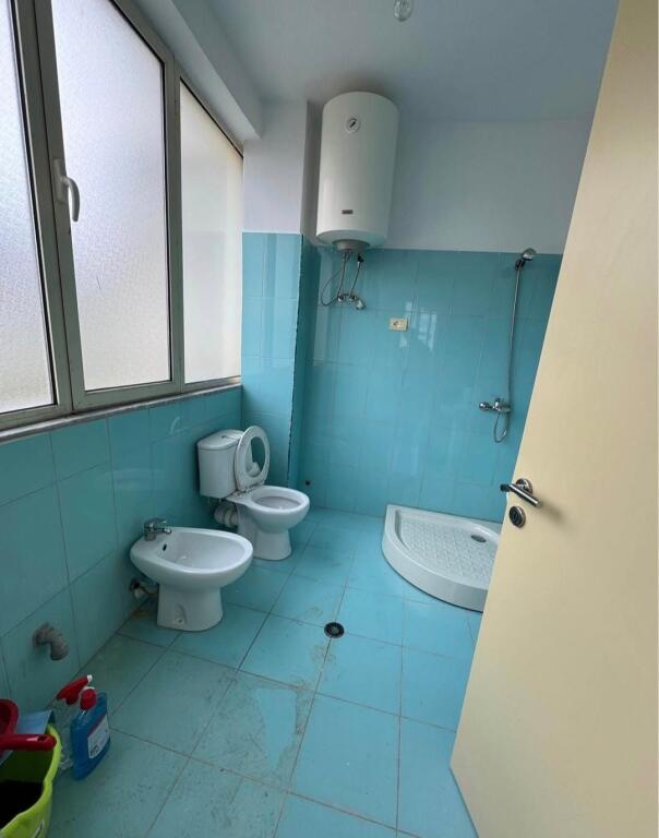 Apartament 1+1 ne shitje ne Fresk, prane shkolles "Klodian Tanushi"