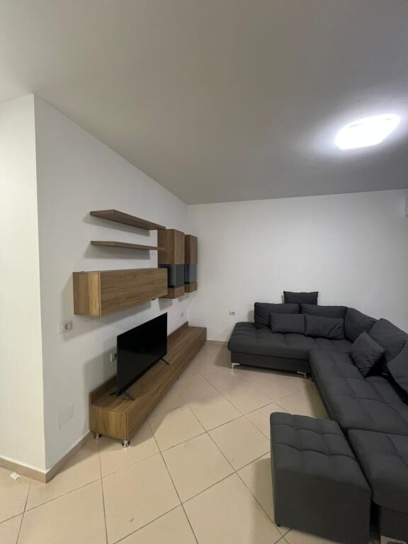 Shitet apartament 2+1+2+ballkon