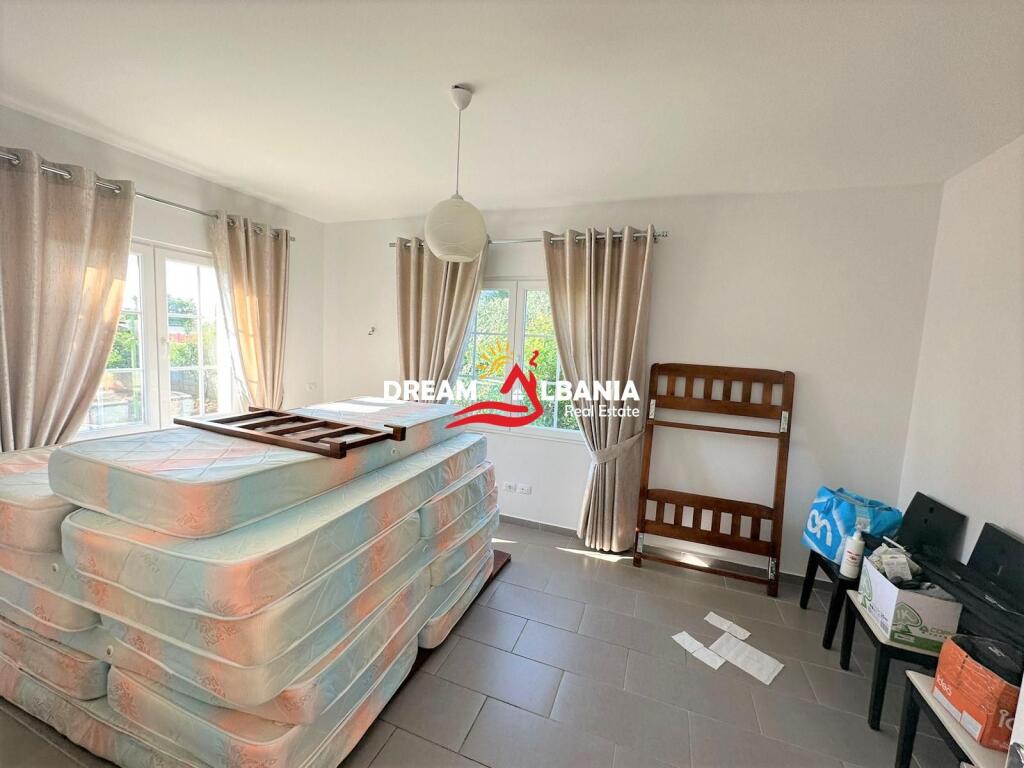 Jepet me qera vile 3 kateshe ne zonen e Farkes prane diges se liqenit (ID 4251255)
