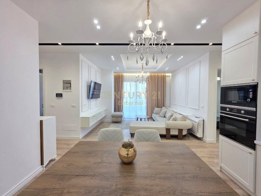 Apartament 2+1+2 me verandë dhe 2 poste parkimi – Golden Park Rezidencë