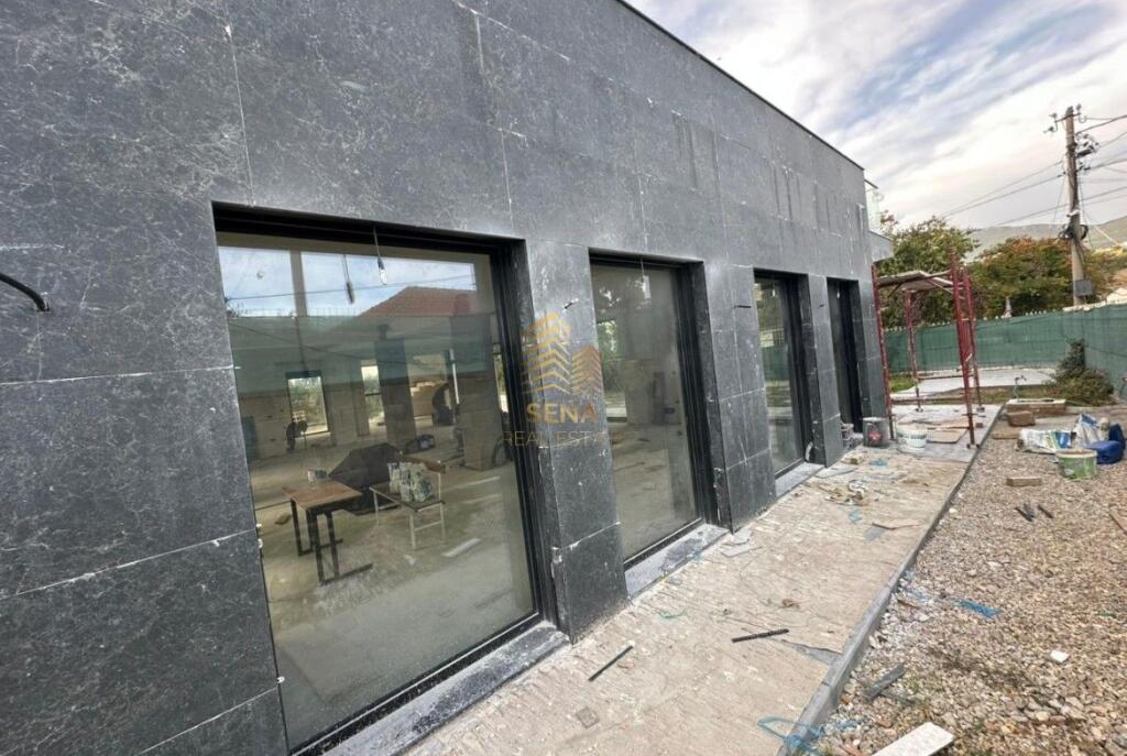 Affitto, Unità di servizio + Terreno, Bërzhitë – vicino a PalmaNova Resort