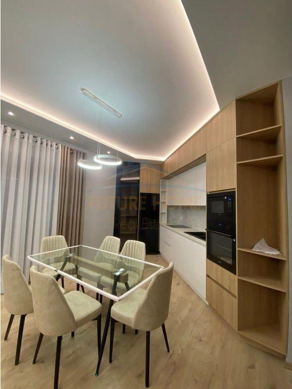 Qera, Apartament 2+1+2+2 Poste Parkimi, Qender