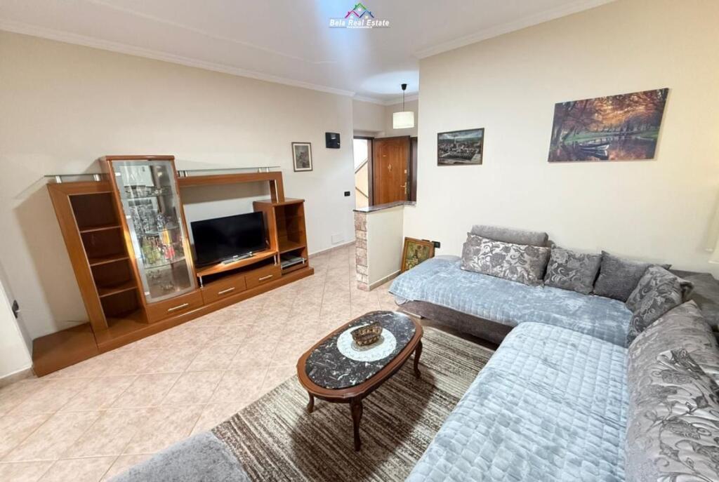 Apartament Me Qera 1+1 Tek Pazari i Ri (ID B211400) Tirane