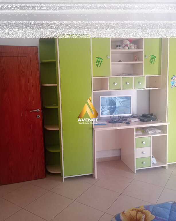 Jepet me qira kati i 2-të i një shtëpie private 3+1 – Kamëz, Tiranë