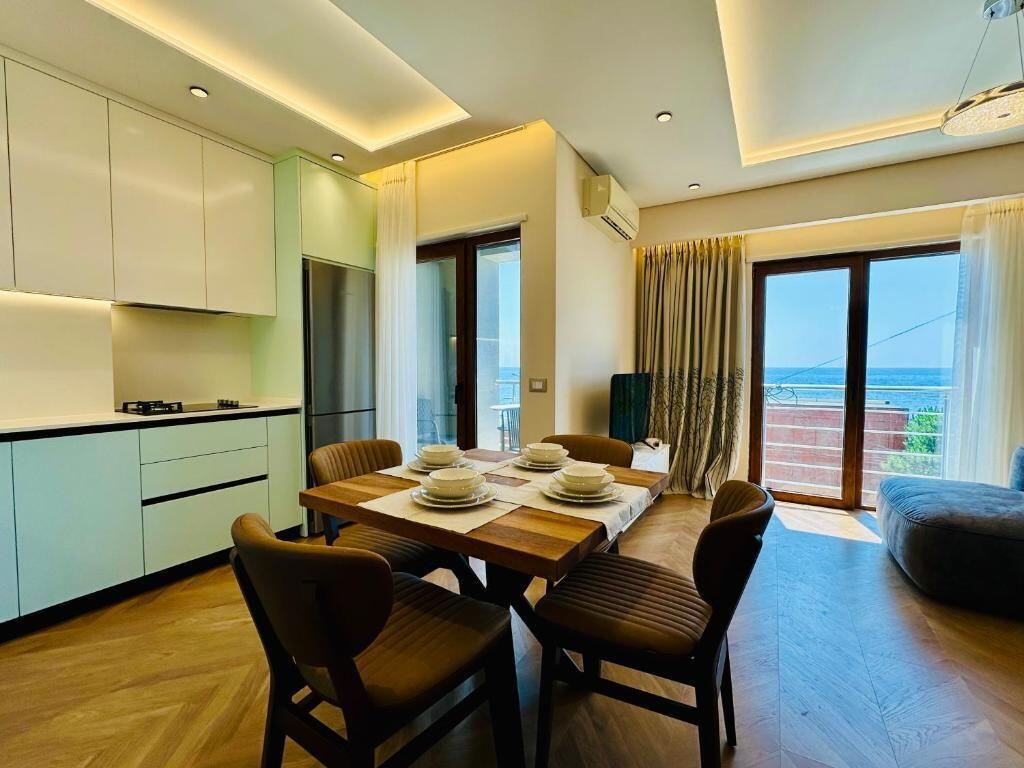 Apartament 2+1+2 me qira tek Currilat