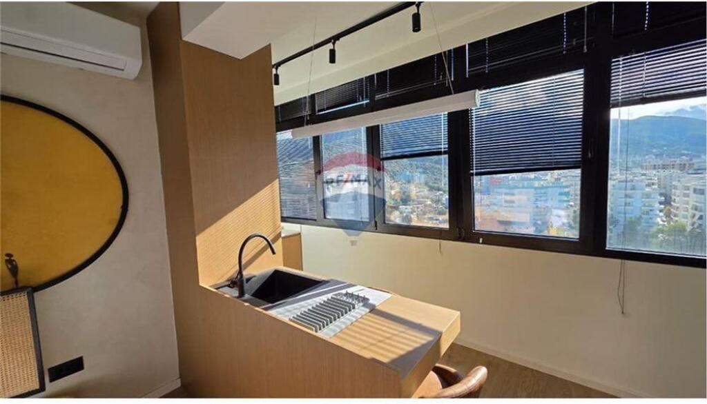 🌊 Garsoniere me Qira – Lungomare, Vlorë | Pamje nga Deti 🌊