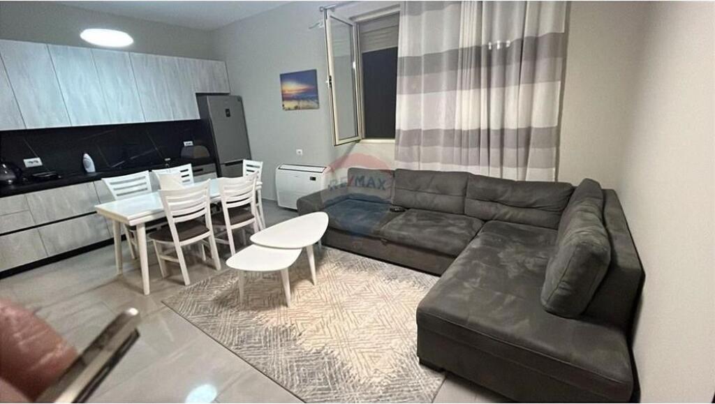 PRIVATE HOUSE FOR RENT