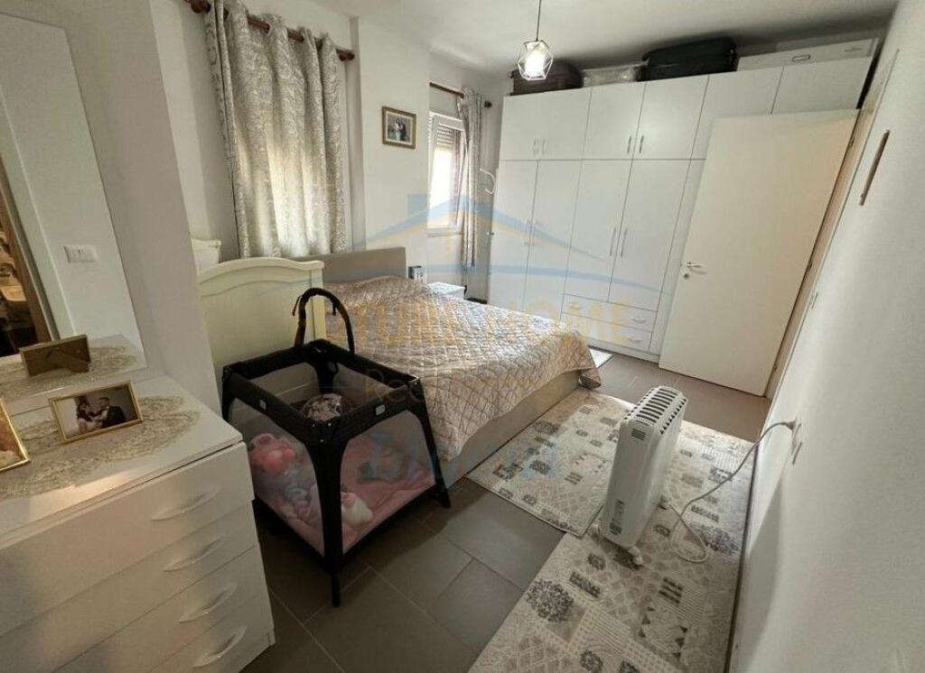 Shitet, Apartament 2+1,Unaza e Re, Tirane.