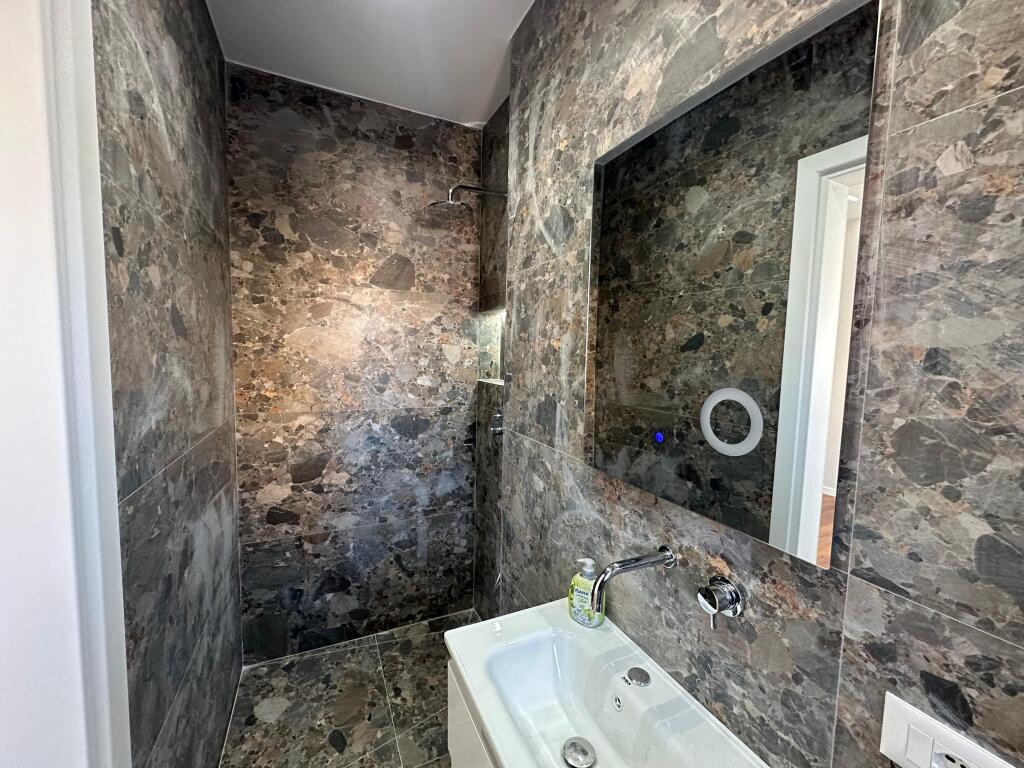 SHITET APARTAMENT 2+1+2, BULEVARDI, DURRES