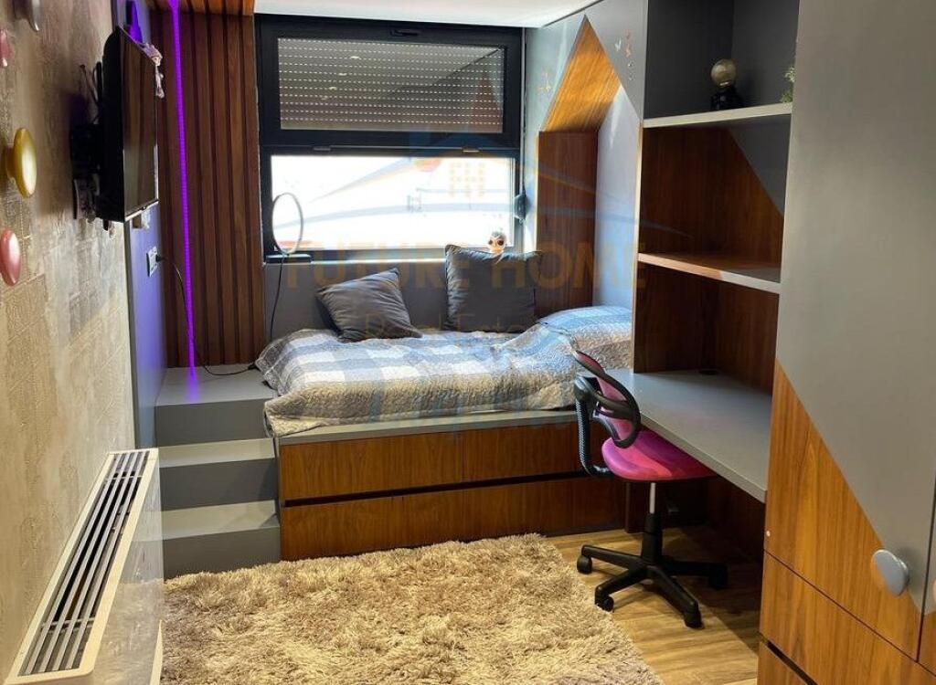 Affitto, Duplex 3+1+3+Posto Auto, Lago Secco, Tirana.