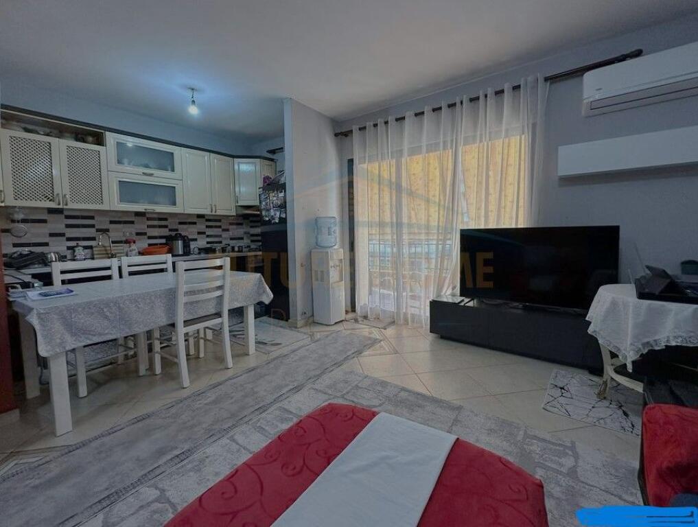 Shitet , Apartament 2+1+2, Yzberisht