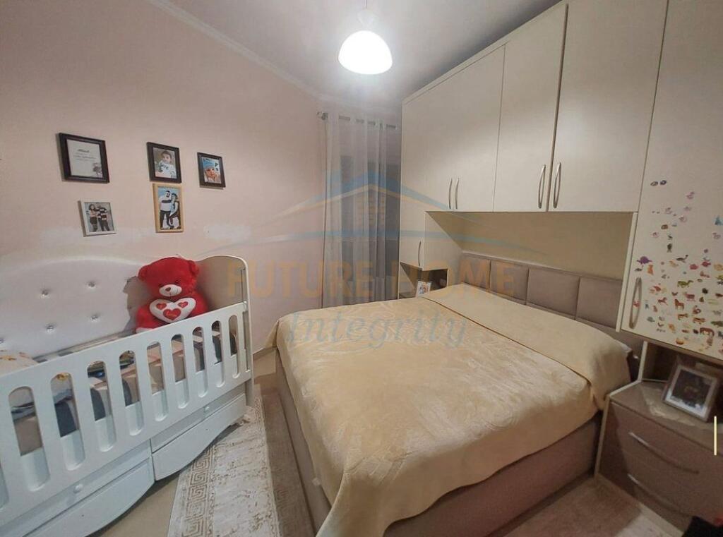 SHITET APARTAMENT 1+1 TEK MATERNITETI I RI