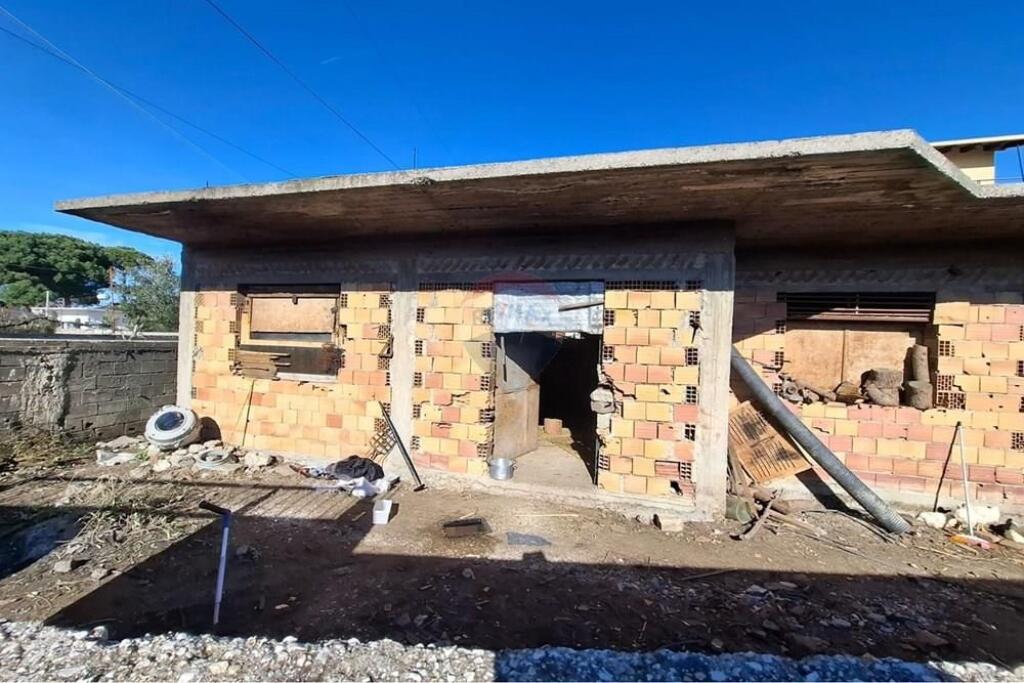 🏡 Shtëpi Private për Shitje – Rruga Osman Haxhiu, Vlorë