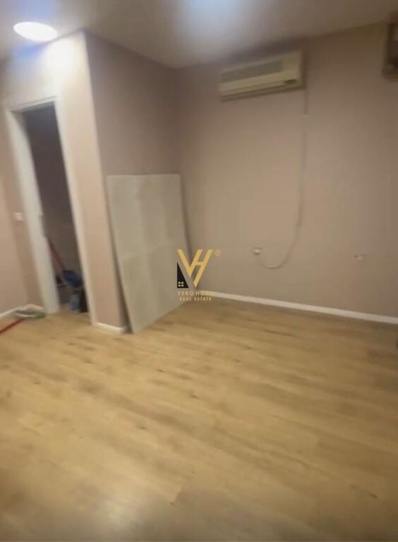 SHOP FOR RENT 23 M2 AT MYSLYM SHYRI 35,000 LEKE