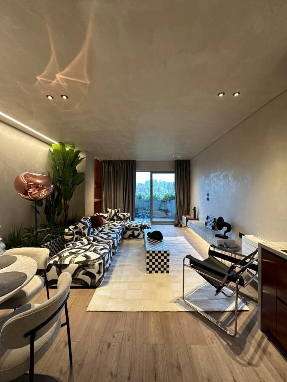 APARTAMENT LUKSOZ 1+1 ME PARKIM PER QERA TE LION PARK