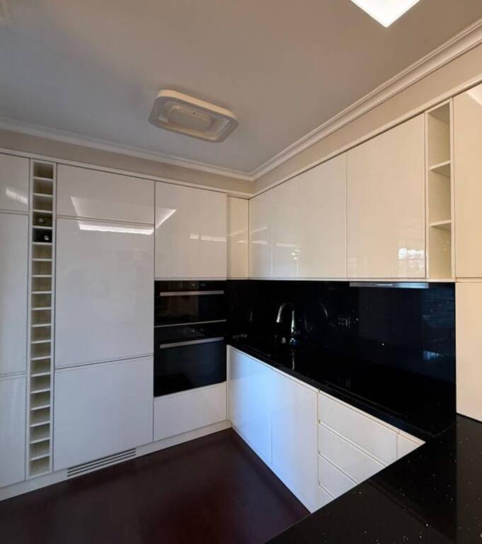 🌟 2+1+2 në Shitje – Banesë me 2 Ballkone në Liqenin e Thatë