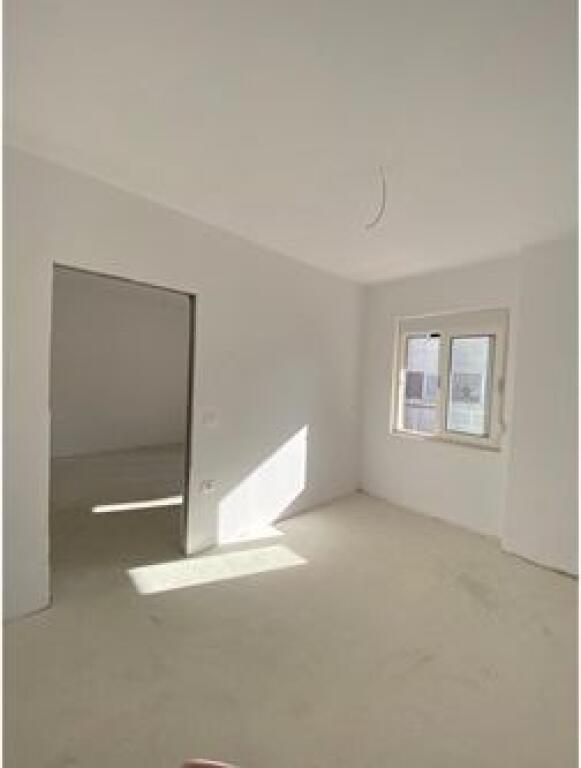 SHITET, APARTAMENT 1+1, FRESKU, TIRANE(530581001-71)