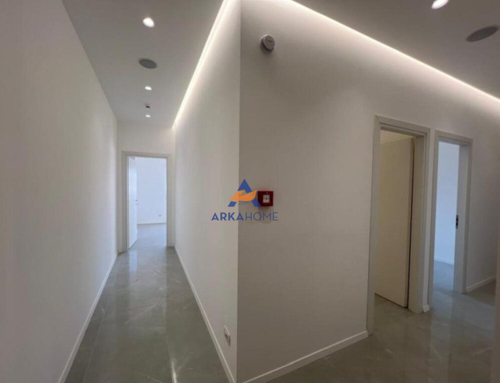 BUSINESS PREMISES FOR RENT 140 M2 "RR. PANORAMA, PRESTIGE COMPLEX" 1500 EURO