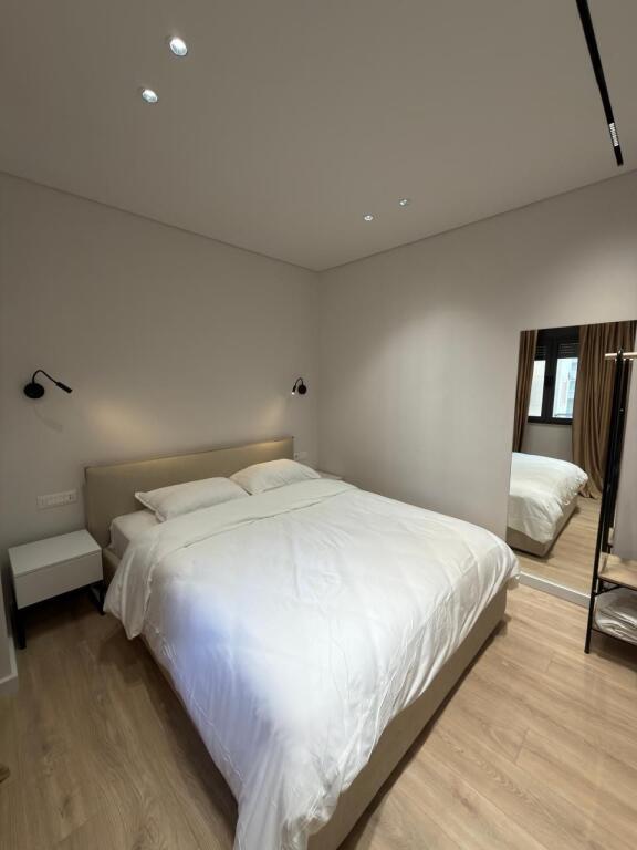 🏙️ JEPEN ME QIRA 2 STUDIO – QENDËR, 9-KATSHE