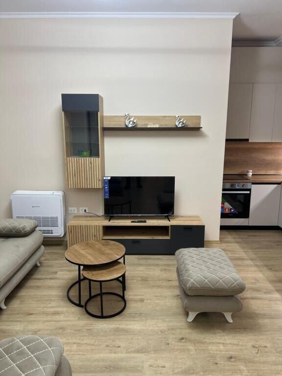 1+1 apartment for rent at Bulevardi i Ri