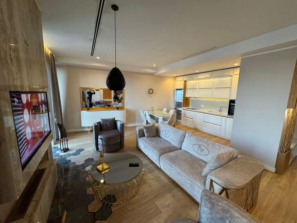 APARTAMENT LUKSOZ ME QIRA 1+1+ PARKIM TE PARK GATE RRUGA ELBASANIT