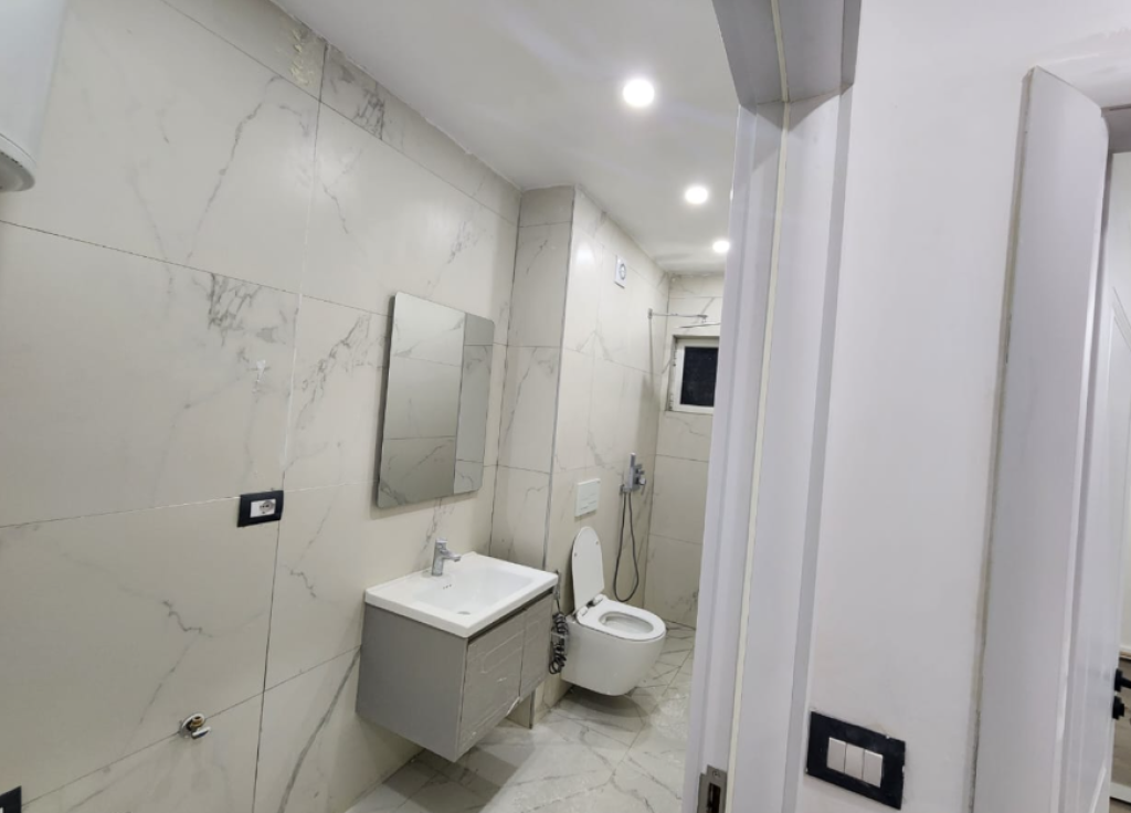 🏡 Apartment 1+1 with Veranda – Paris Commune, near the Roundabout