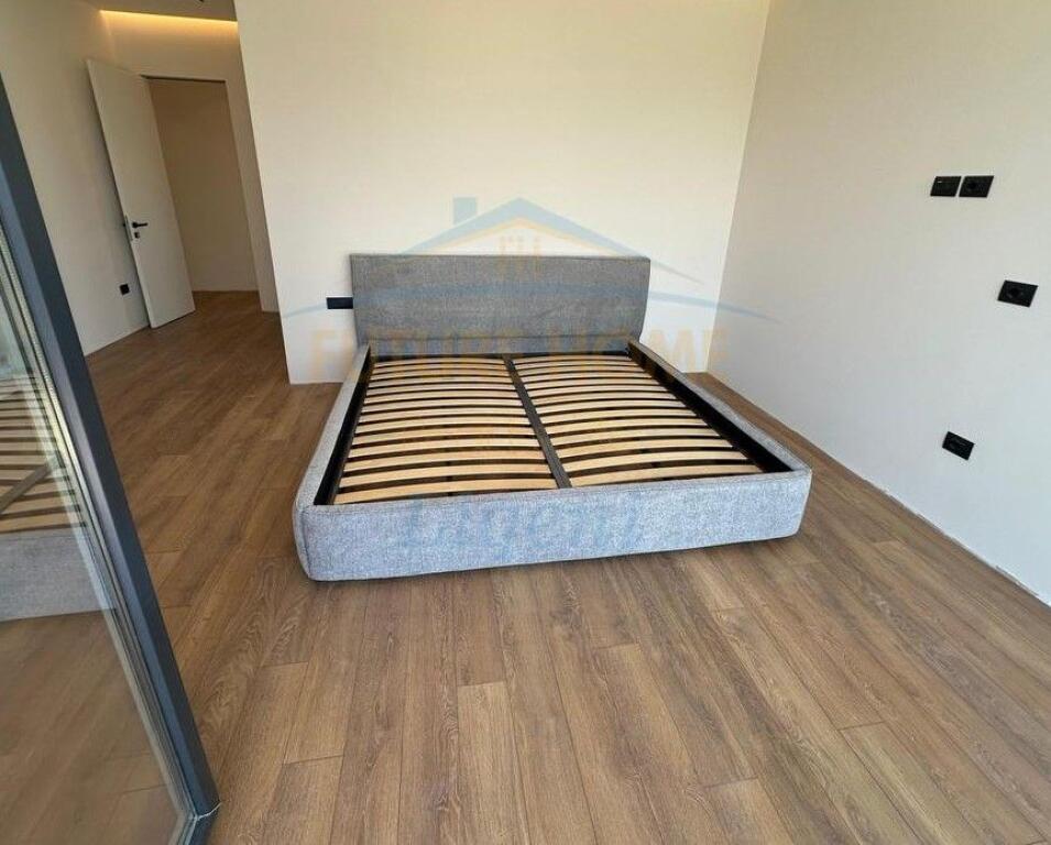 Qera, Vilë, Vilat Forest, Liqeni I Thatë, Tiranë...