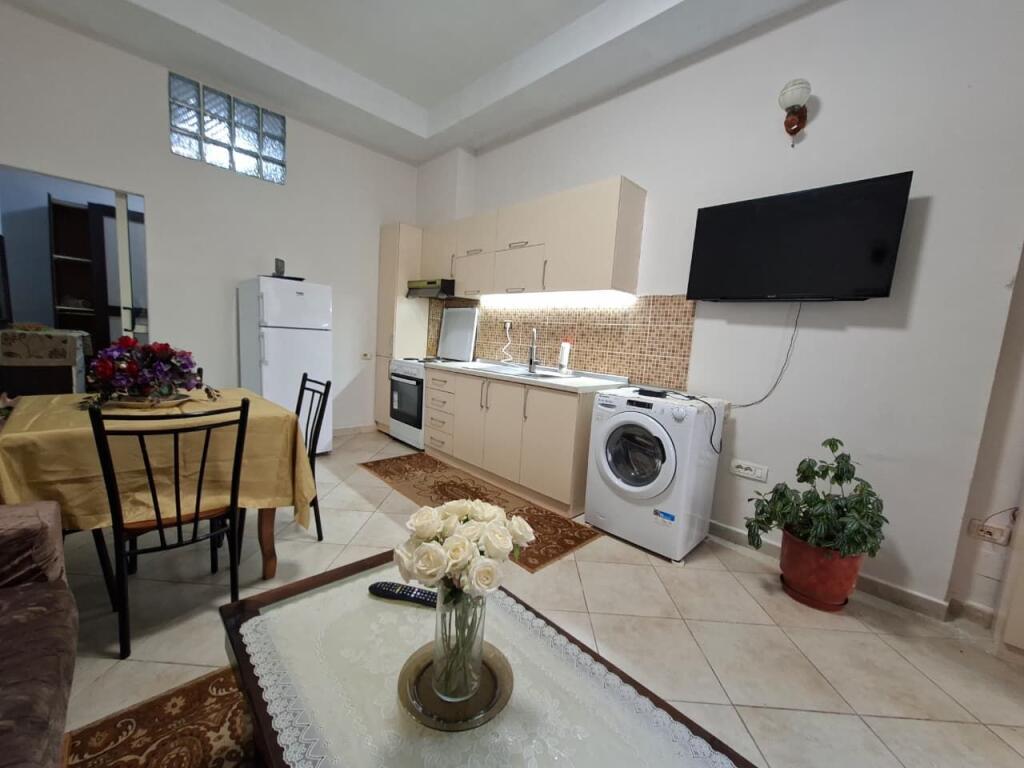 Me Qira : Apartament 1+1 &amp; Ballkon I mobiluar ( 📍Fresk 10 min nga Unaza e Madhe) ✨️Leke/Muaj