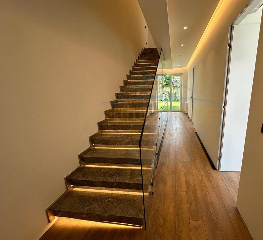 Qera, Vilë, Vilat Forest, Liqeni I Thatë, Tiranë...