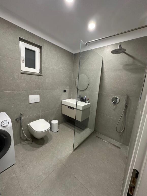 Qera apartament 1+1 ,Tek Tregu elektrik cmimi 45000 leke