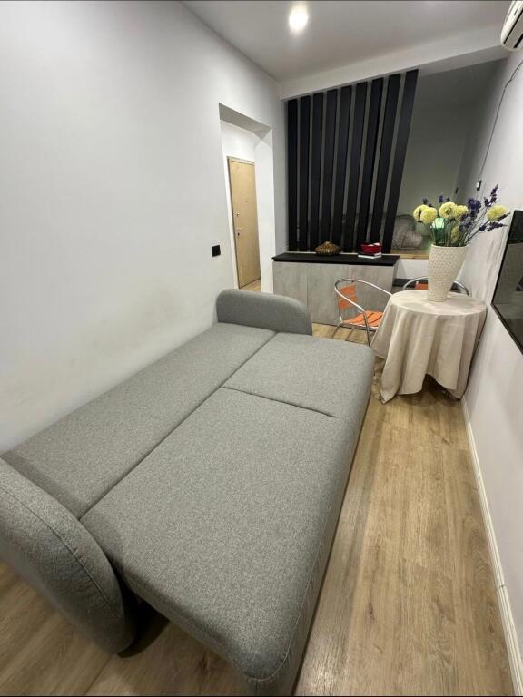 Qera apartament 1+1 ,Tek Tregu elektrik cmimi 45000 leke