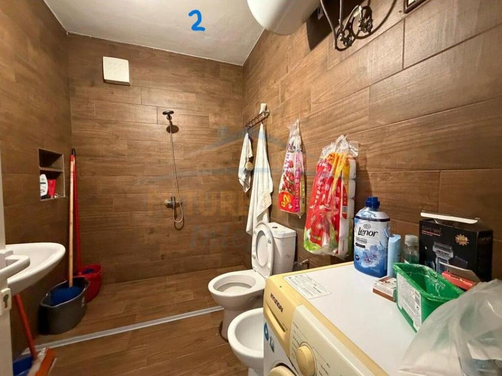 Shitet, Apartament 2+1+2 Tregu Elektrik ne Tiranë.