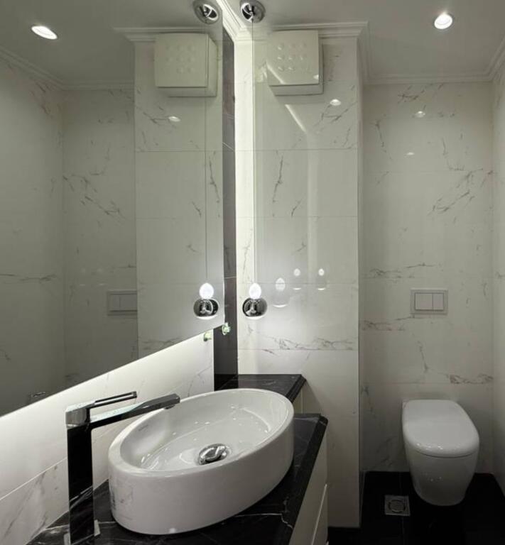 🌟 2+1+2 në Shitje – Banesë me 2 Ballkone në Liqenin e Thatë