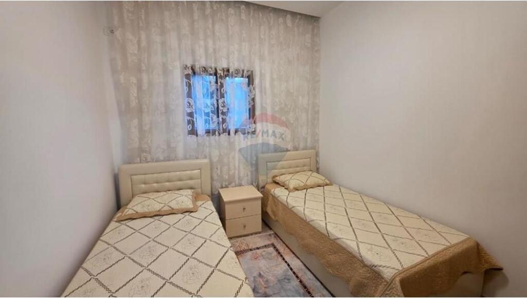 🏠 Apartament 2+1 me Qira – Rruga Dervish Hekali, Vlorë