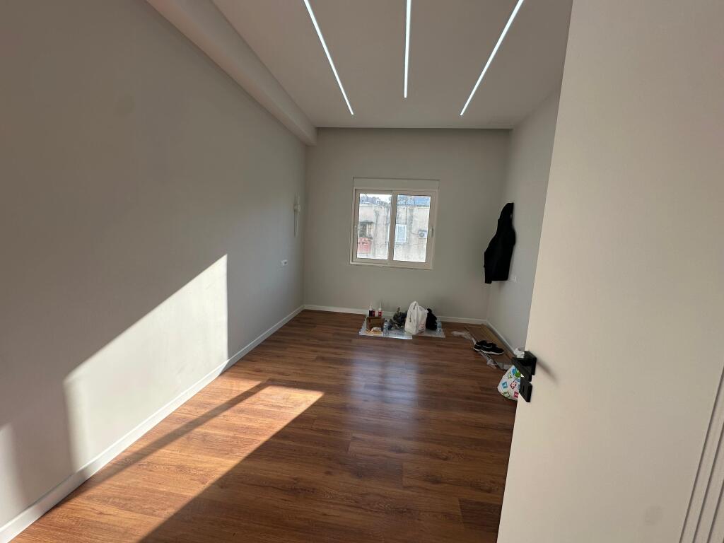 SHITET APARTAMENT 2+1+2, BULEVARDI, DURRES