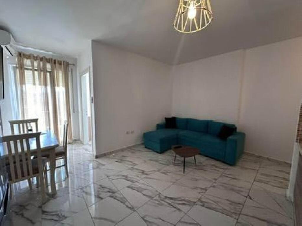 Apartament me qira - Perballe Spitalit Amerikan 3