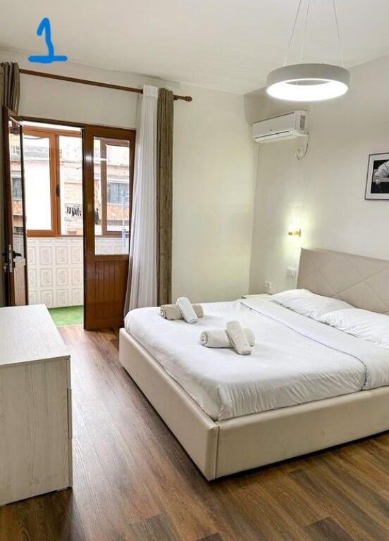 Qira, Apartament 2+1, Sheshi Willson,ne Tiranë