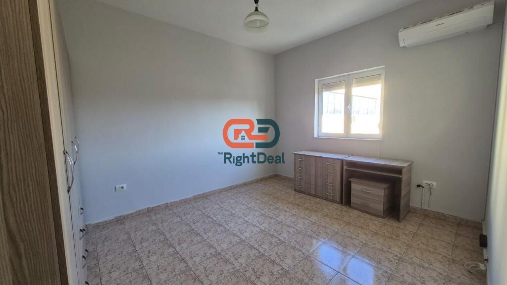 Prane Medrese, jepet me qera apartament 2+1 !!!