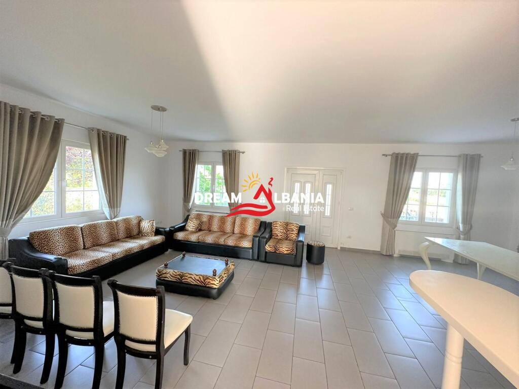 Jepet me qera vile 3 kateshe ne zonen e Farkes prane diges se liqenit (ID 4251255)
