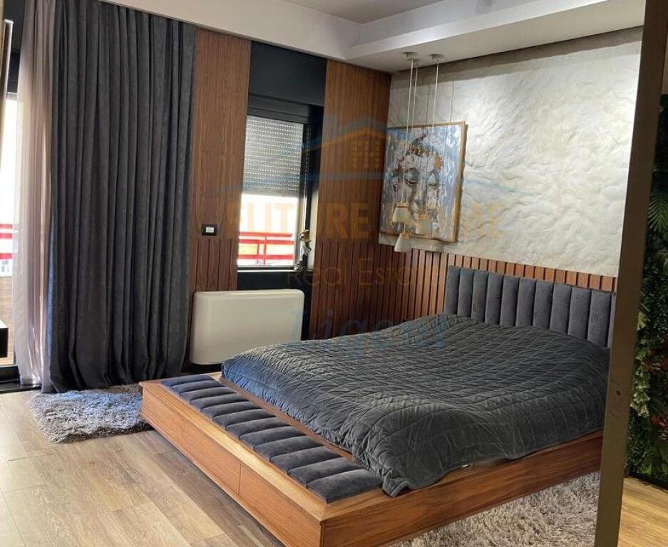 Affitto, Duplex 3+1+3+Posto Auto, Lago Secco, Tirana.