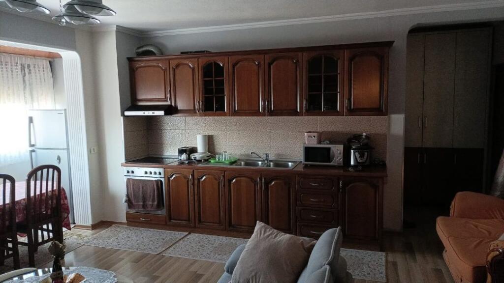 Apartament 2+1 me qera Ish Fusha e Aviacionit Tirane