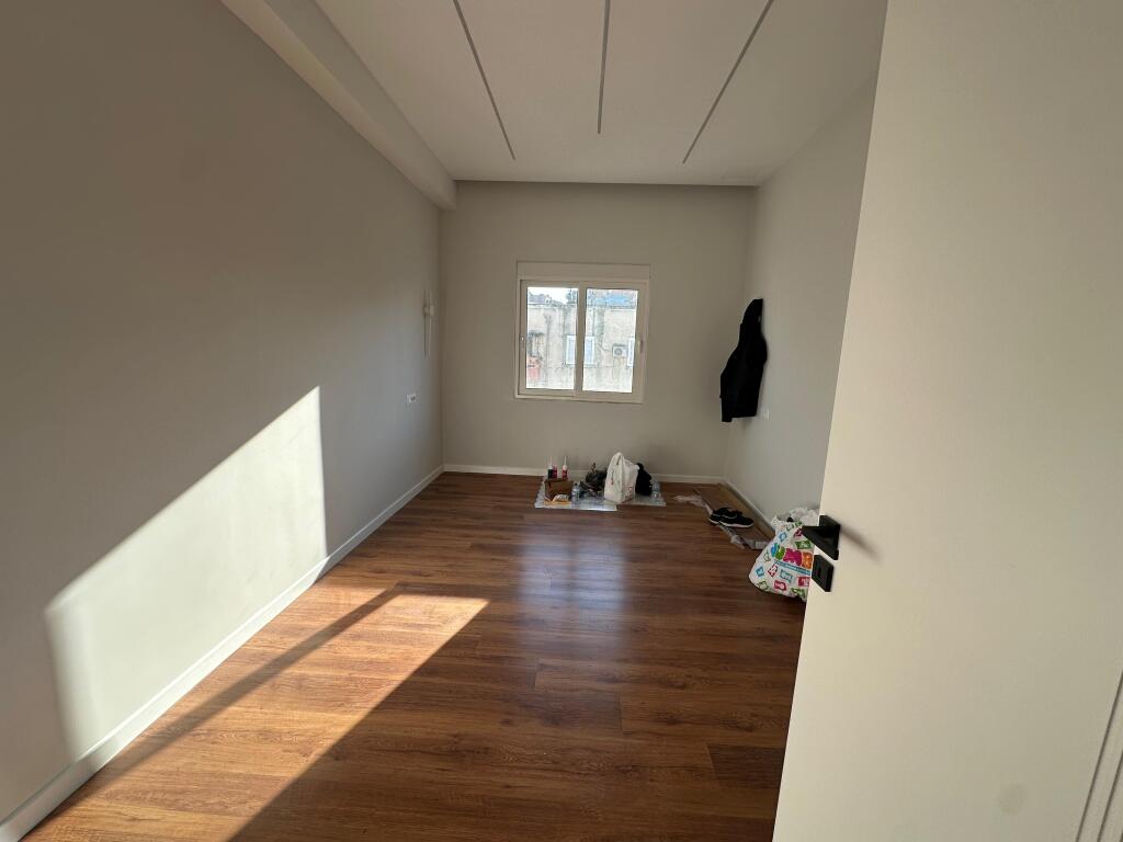 SHITET APARTAMENT 2+1+2, BULEVARDI, DURRES