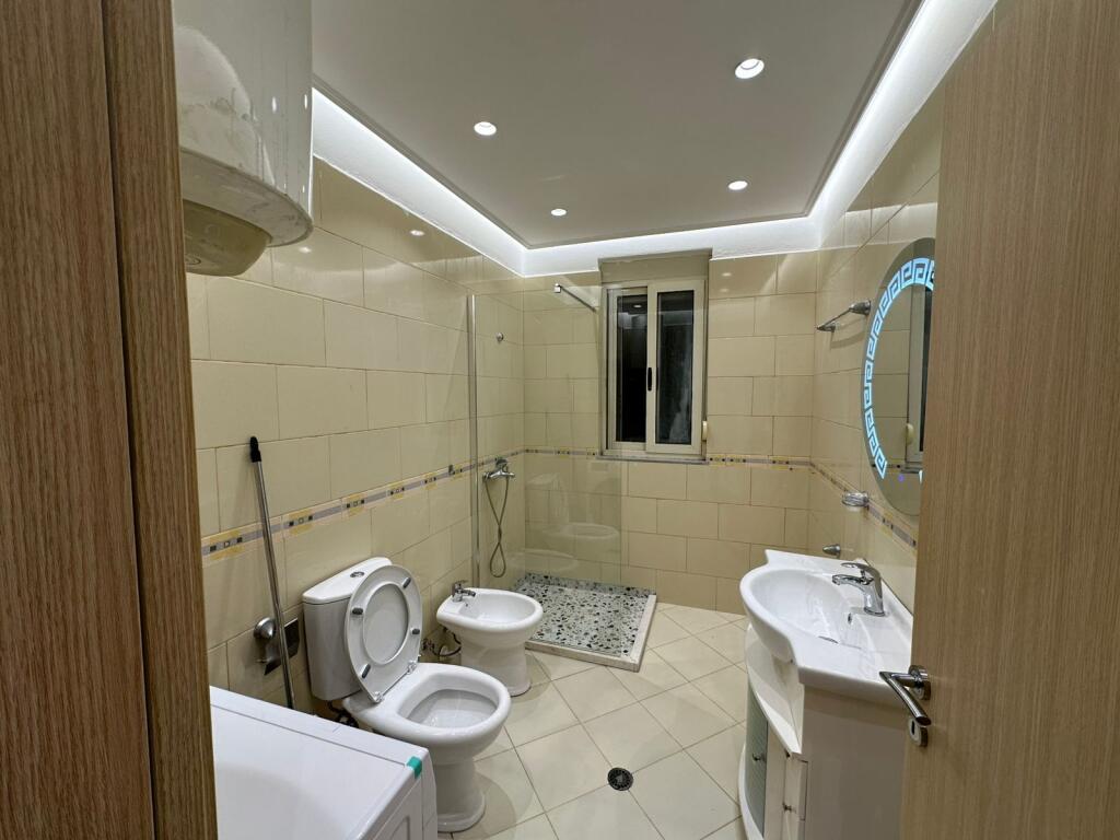 Apartament 1+1 per qira te Liqeni i Thate