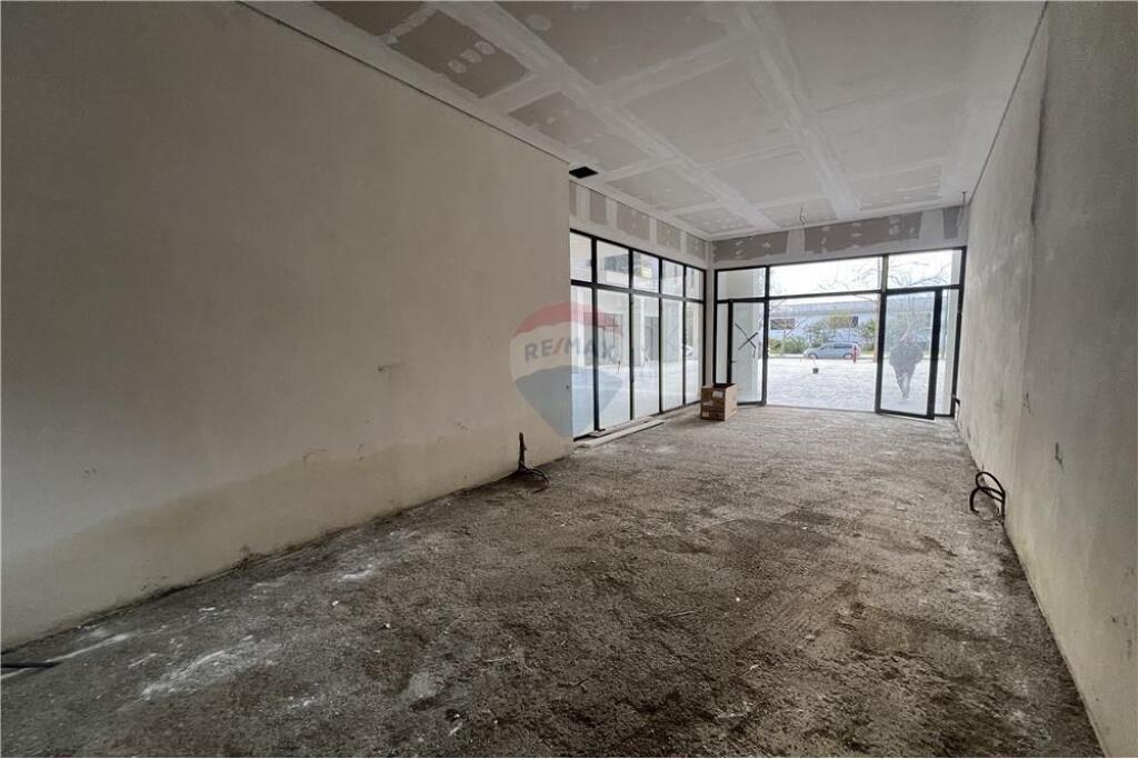 DYQAN NË SHITJE – LUNGOMARE, VLORË (VIJA E DYTË)