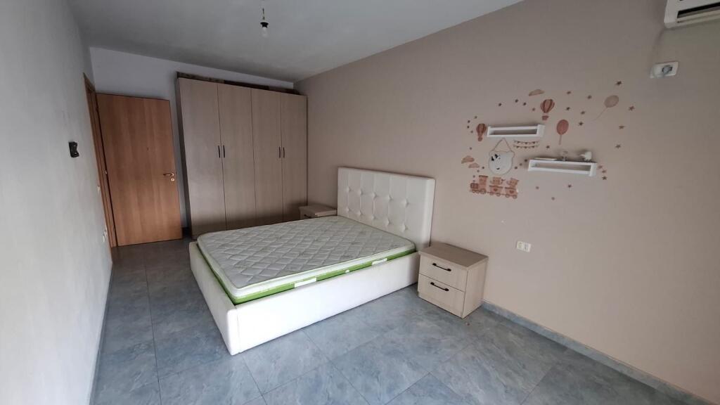 1+1,i mobiluar me verande,liqeni i thate,550 euro